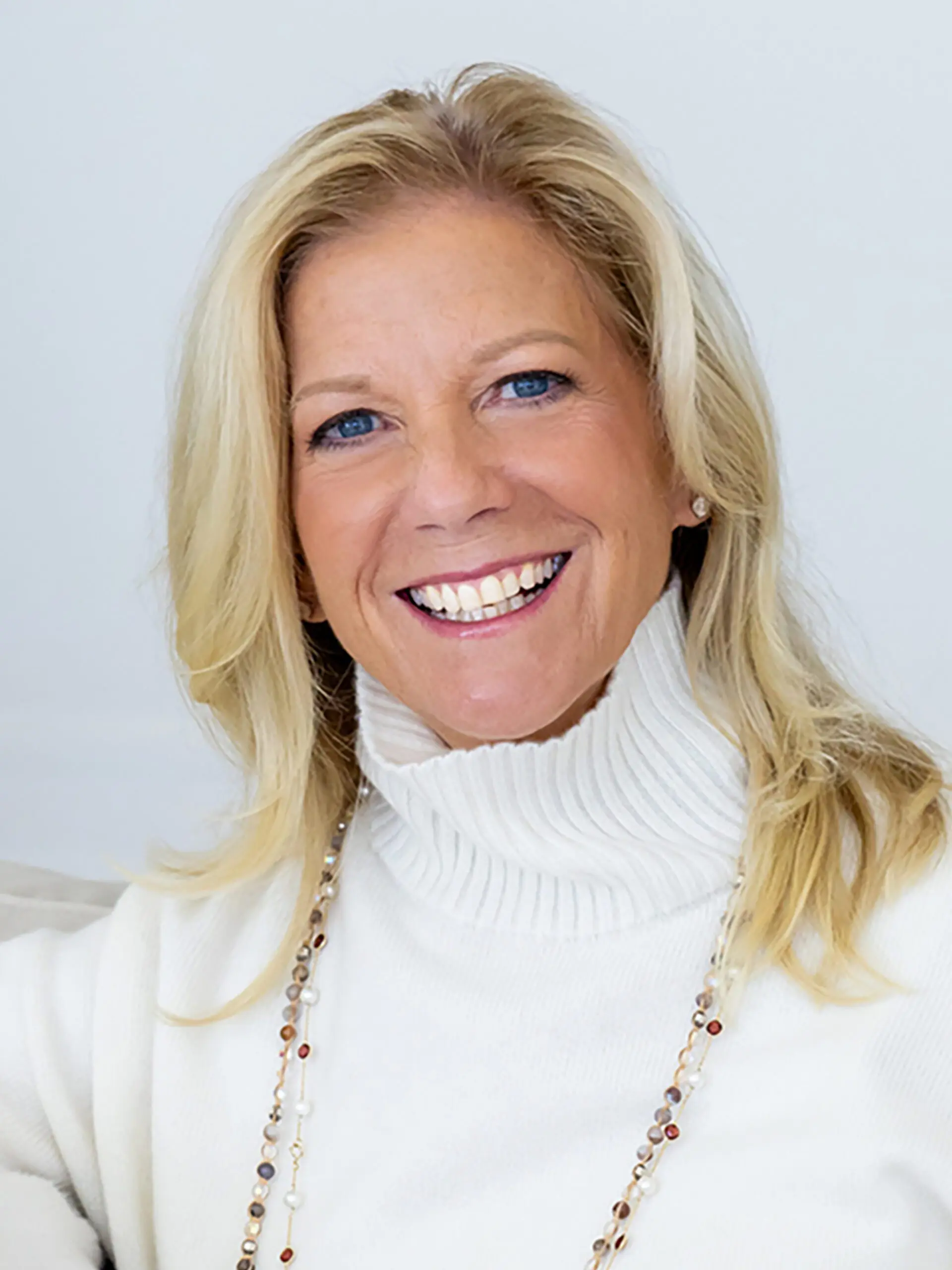 _0161w_Dr-Sue-Morter-©Tanya-Malott_m-Headshot