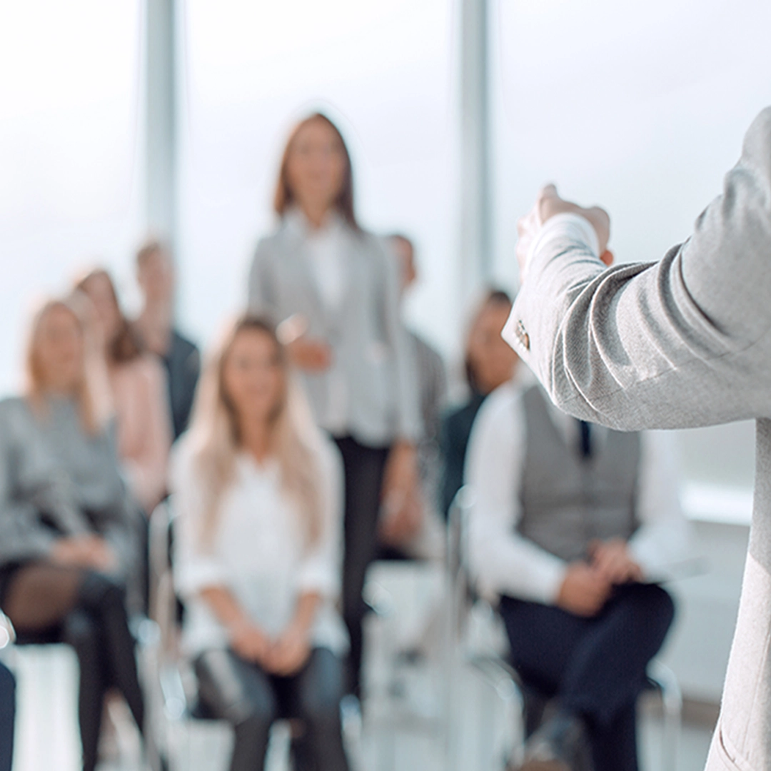 AOA-Trainer_shutterstock_1929439460_1080x1080